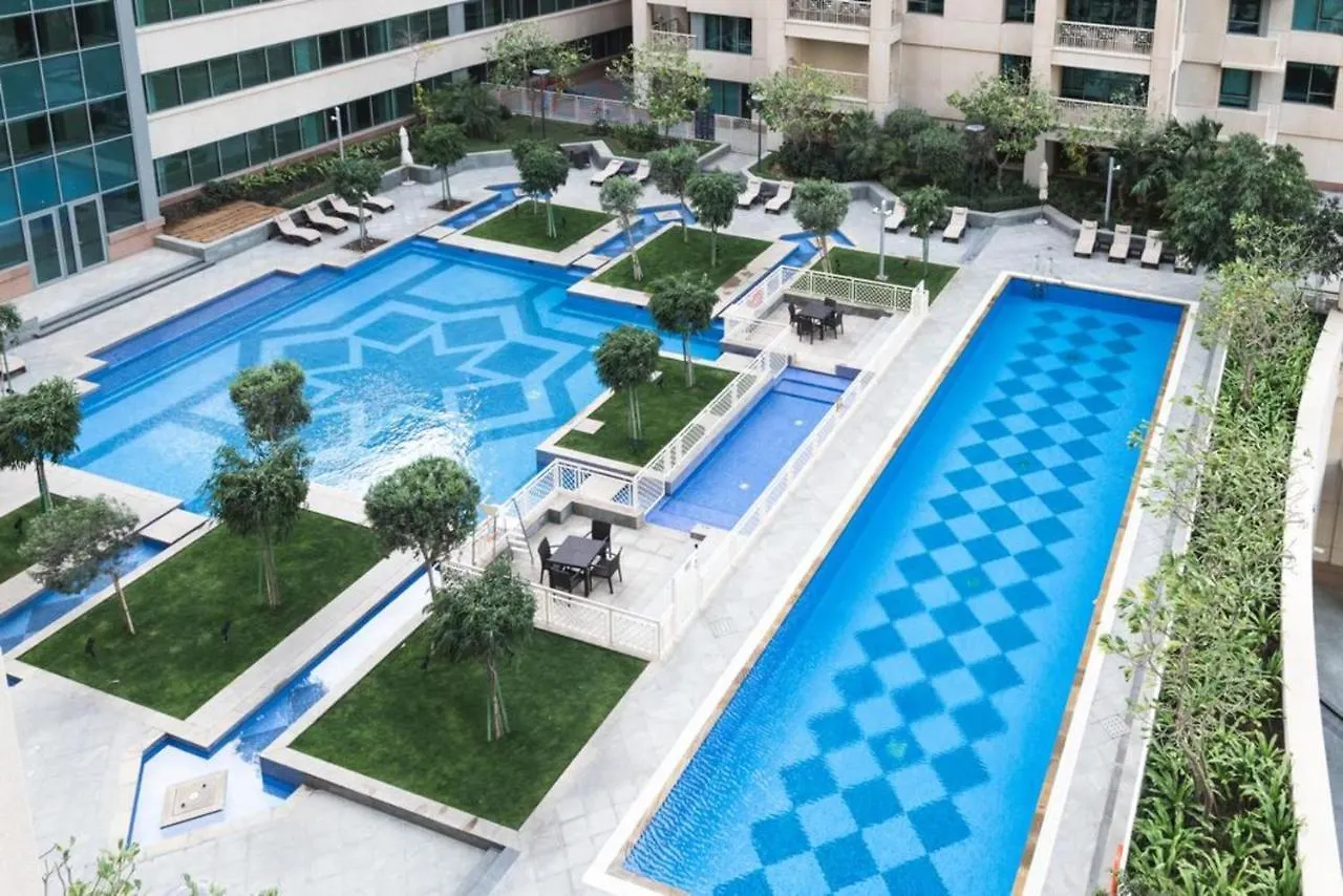 Maison Privee - Radiant Urban Retreat With Iconic Burj Khalifa Vws Dubai Apartment
